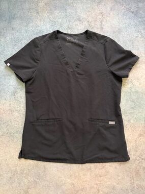 Figs Women's Black V-Neck Scrub Top with Front Pockets